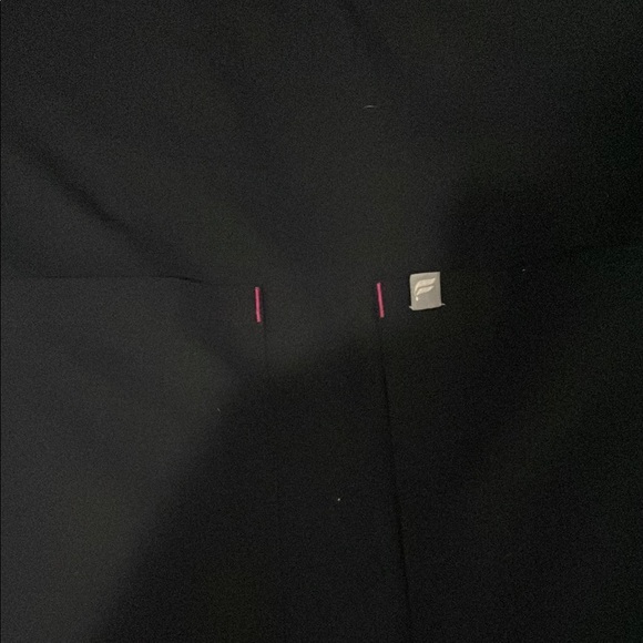 Fabletics Scrub Set - Picture 3 of 7